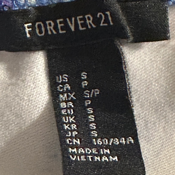 Forever 21 Blue Floral Print Fit & Flare Scuba Dress. - Picture 4 of 7